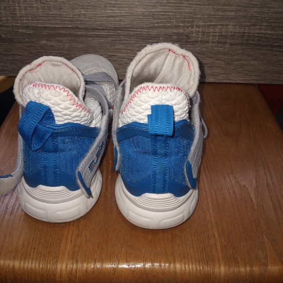 Nike basketball shoes - Picture 3 of 5